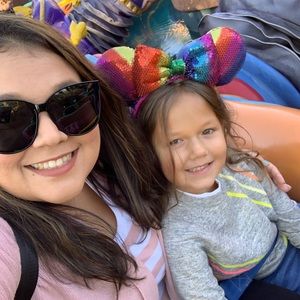 Meet your Posher, Demi